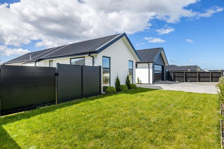 Photo of property in 10 Crosado Place, Rolleston, 7614