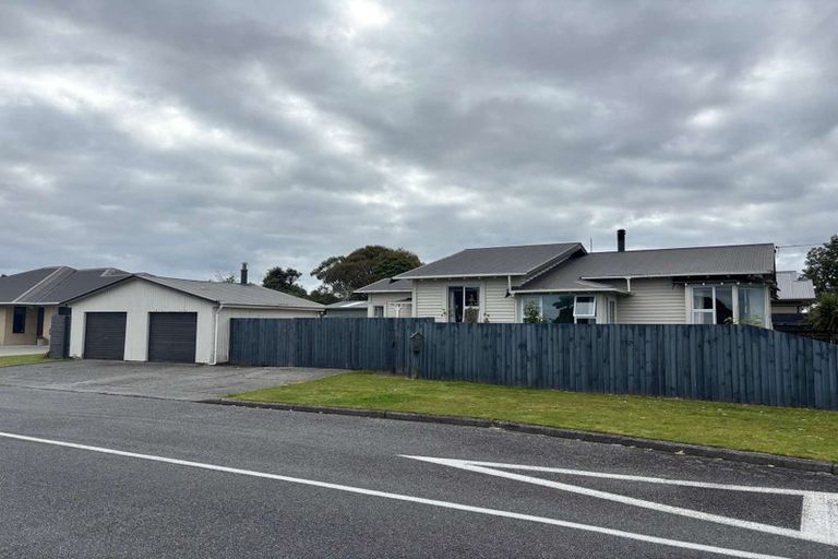 Photo of property in 102 Park Street, Hokitika, 7810
