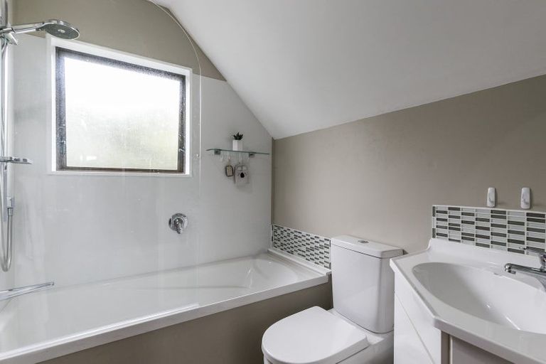 Photo of property in 16 Abilene Crescent, Churton Park, Wellington, 6037