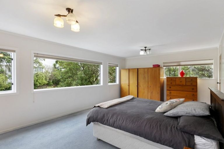 Photo of property in 30 Thurleigh Grove, Karori, Wellington, 6012