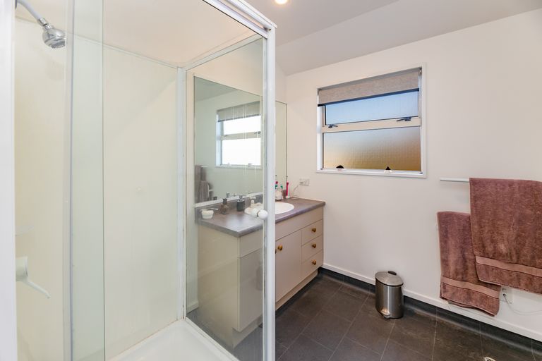 Photo of property in 3/50 Division Street, Riccarton, Christchurch, 8041