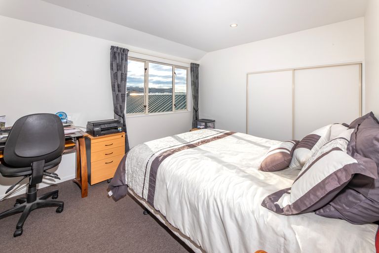 Photo of property in 3/50 Division Street, Riccarton, Christchurch, 8041