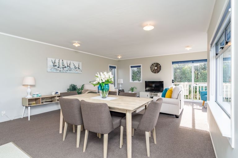 Photo of property in 38 Cheviot Street, Mangawhai Heads, Mangawhai, 0505