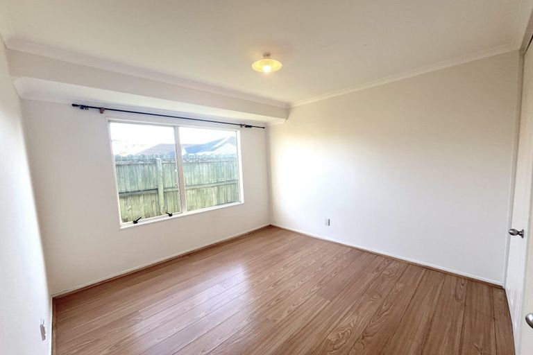 Photo of property in 143 Burswood Drive, Burswood, Auckland, 2013