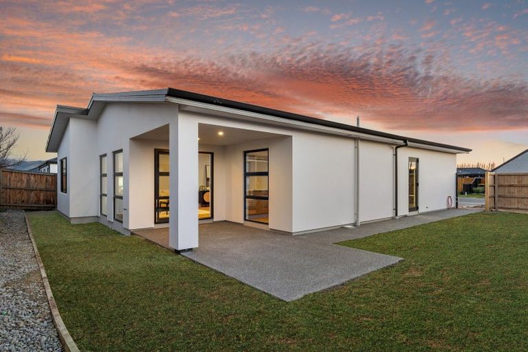 Photo of property in 13 Wexford Crescent, Halswell, Christchurch, 8025