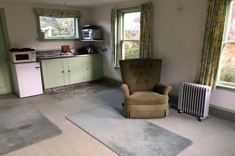 Photo of property in 10 Helvellyn Street, Woodside, Outram, 9073