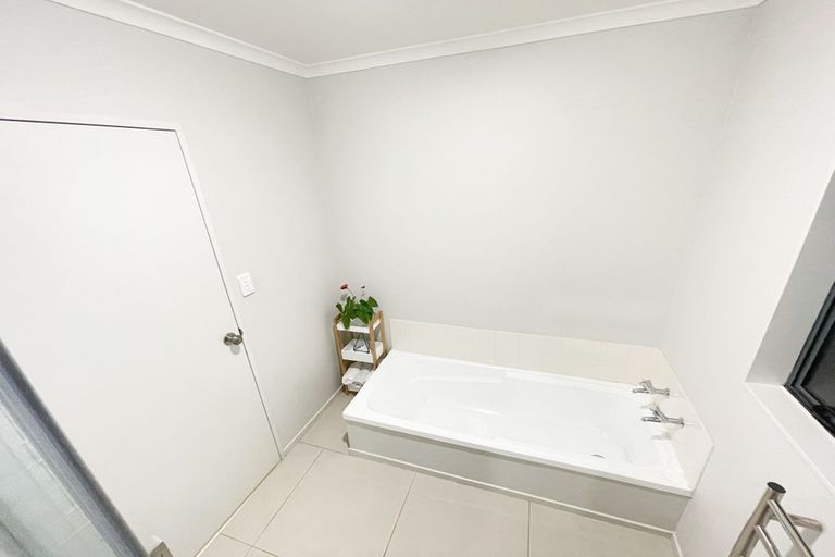 Photo of property in 14c Princess Street, Takanini, 2112