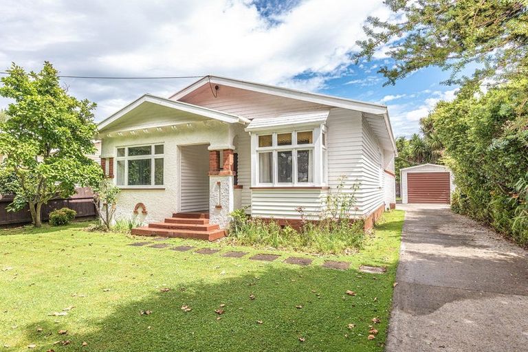 Photo of property in 10 Godwin Crescent, College Estate, Whanganui, 4500