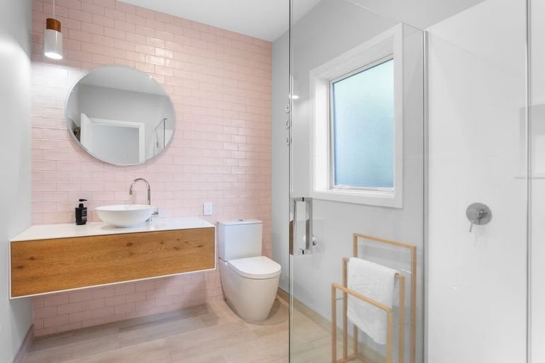 Photo of property in 12 Rawene Street, Waikanae, 5036