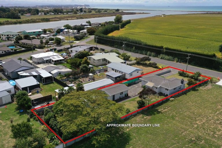 Photo of property in 90 Ferry Road, Clive, 4102