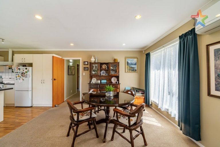 Photo of property in 294a Stokes Valley Road, Stokes Valley, Lower Hutt, 5019