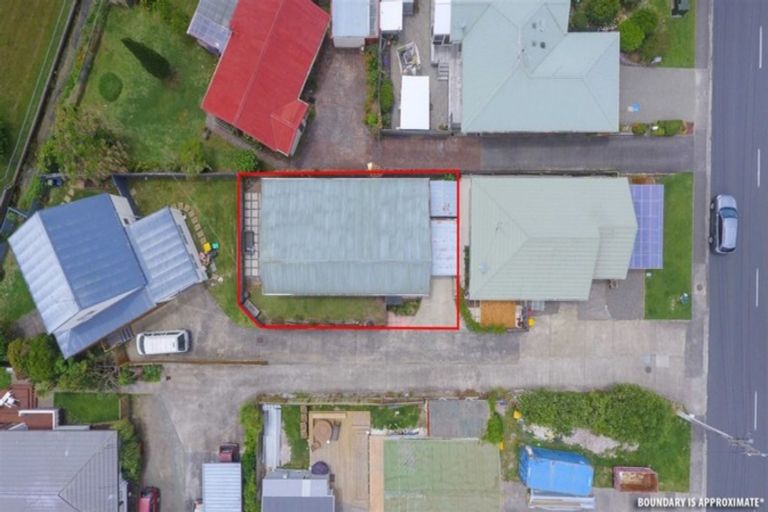 Photo of property in 13a Bay Street, Red Beach, 0932