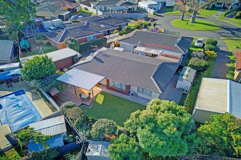 Photo of property in 2/18 Glengowan Place, Conifer Grove, Takanini, 2112