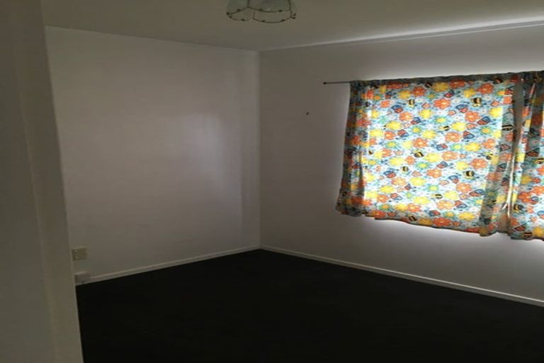 Photo of property in 37 Chatsworth Crescent, Pakuranga Heights, Auckland, 2010