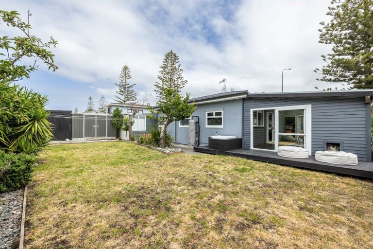 Photo of property in 29 Pukeko Place, Westshore, Napier, 4110