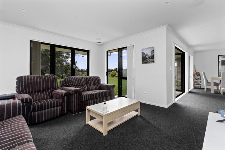 Photo of property in 51 Edgeview Crescent, Fitzroy, Hamilton, 3206