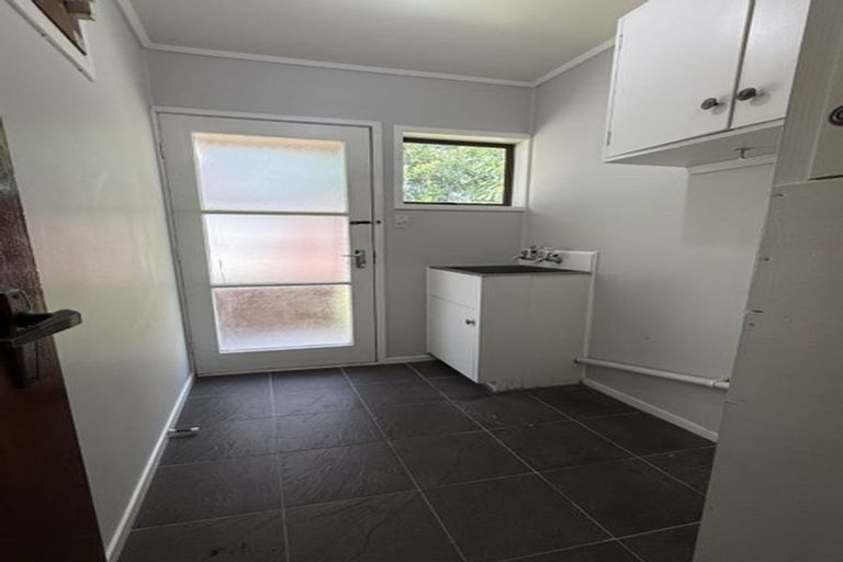 Photo of property in 2/14 Ti Nana Crescent, Henderson, Auckland, 0610