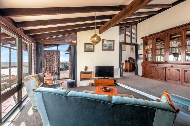 Photo of property in 76 Cannon Hill Crescent, Mount Pleasant, Christchurch, 8081