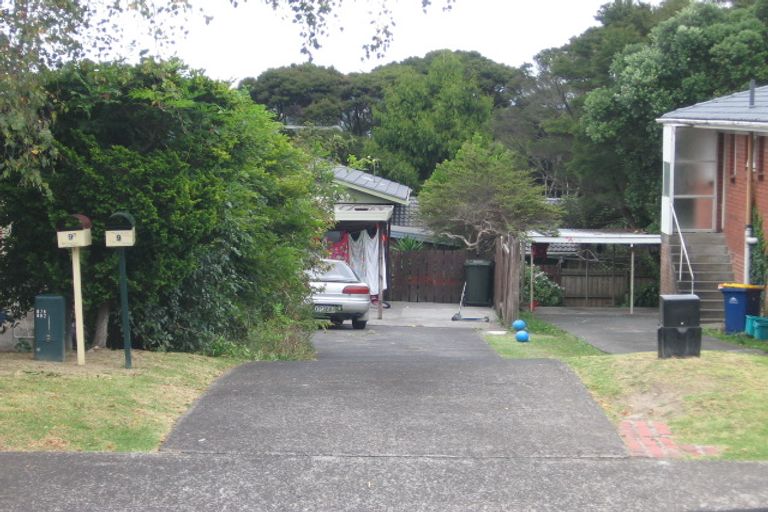 Photo of property in 1/9 Brunton Place, Glenfield, Auckland, 0629