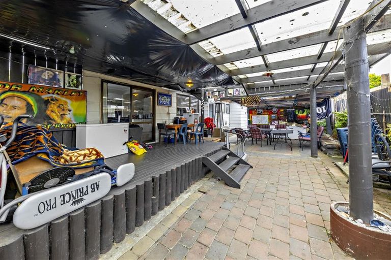 Photo of property in 11 Slim Place, Clendon Park, Auckland, 2103