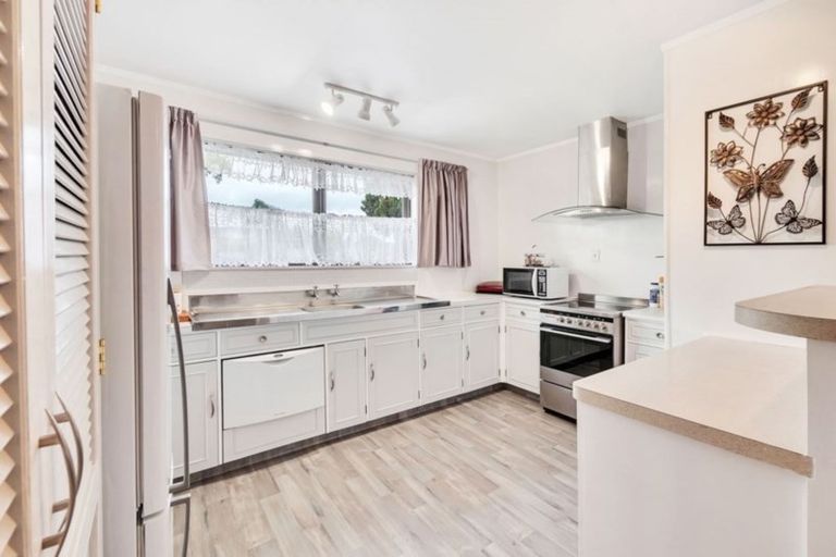 Photo of property in 2/423 Great South Road, Rosehill, Papakura, 2113