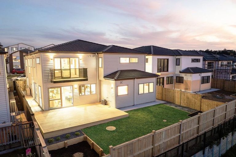 Photo of property in 21 Black Shed Road, Flat Bush, Auckland, 2019