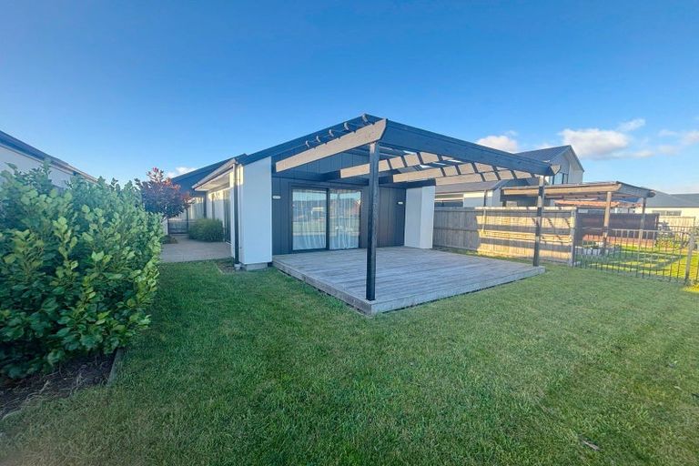 Photo of property in 10 Enforce Lane, Halswell, Christchurch, 8025