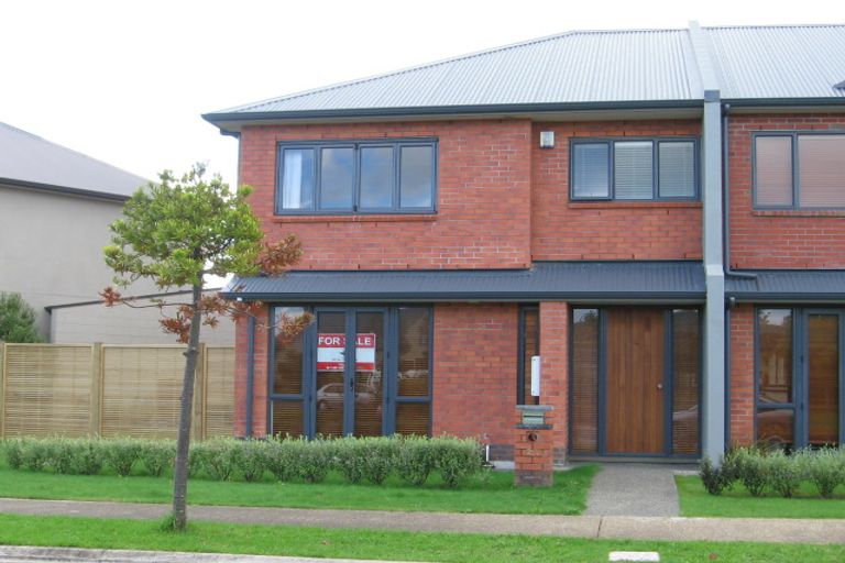 Photo of property in 2a Tuscany Way, Te Atatu Peninsula, Auckland, 0610