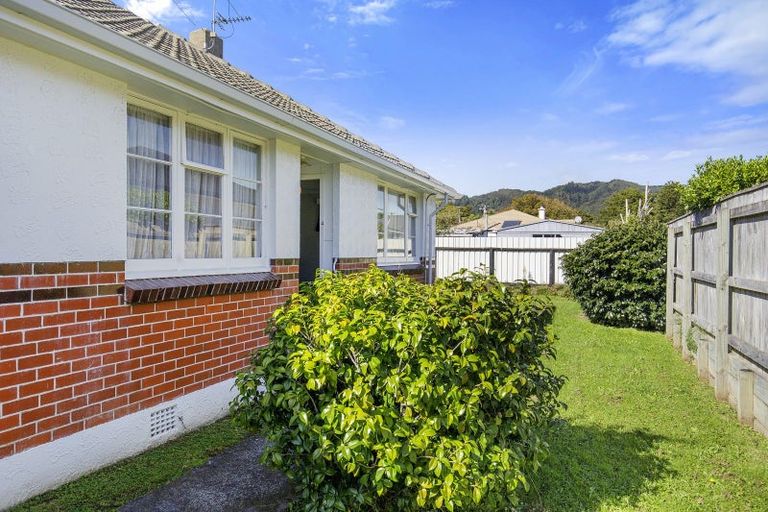 Photo of property in 2/756 Fergusson Drive, Elderslea, Upper Hutt, 5018