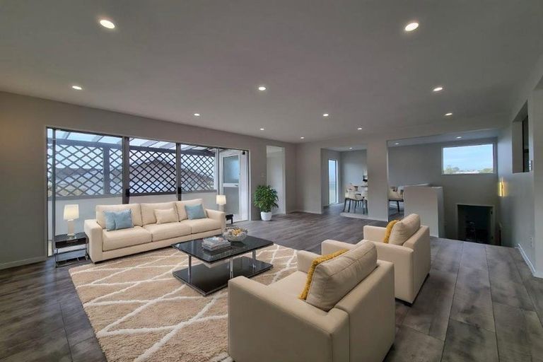 Photo of property in 216 Glamorgan Drive, Northcross, Auckland, 0630