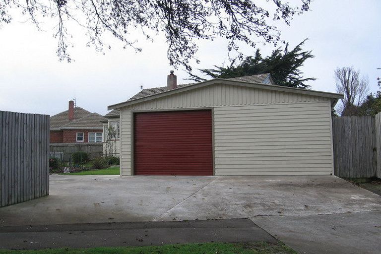 Photo of property in 1 Ngarimu Street, Roslyn, Palmerston North, 4414