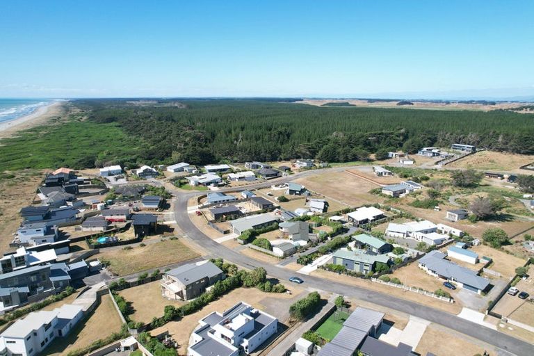 Photo of property in 46 Kent Avenue, Waitarere Beach, Levin, 5510