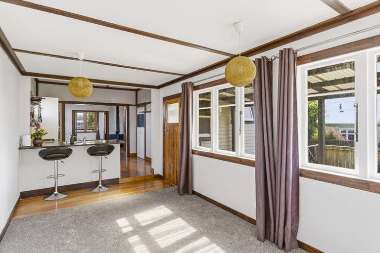 Photo of property in 42 Hinemoa Street, Paraparaumu, 5032