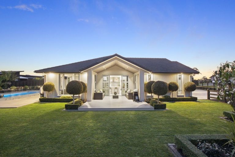 Photo of property in 13 William Andrew Road, Pukekohe, 2120