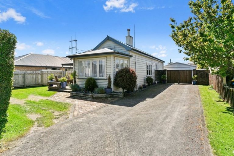 Photo of property in 198 Shakespeare Street, Leamington, Cambridge, 3432