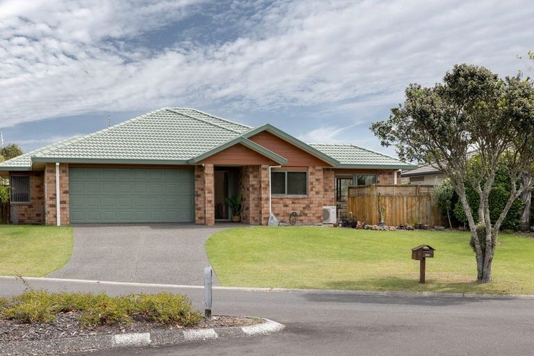 Photo of property in 8 Paua Cove, Papamoa Beach, Papamoa, 3118