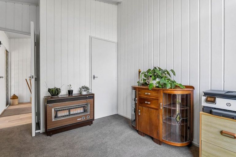 Photo of property in 4 Quin Crescent, Hawera, 4610