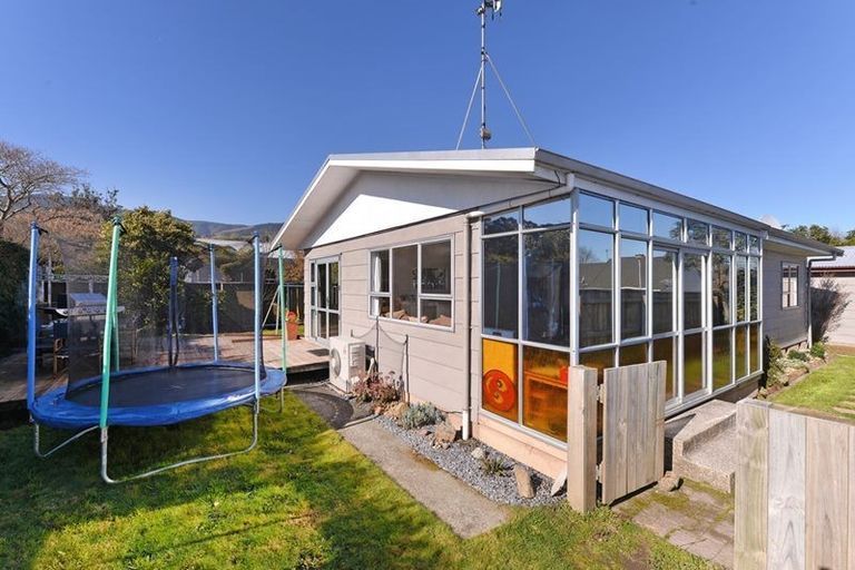 Photo of property in 12 Wilson Place, Stoke, Nelson, 7011