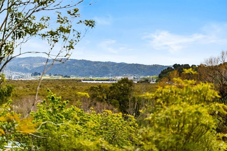 Photo of property in 2 Waimahanga Road, Onerahi, Whangarei, 0110