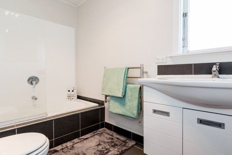 Photo of property in 4 Exeter Crescent, Pirimai, Napier, 4112