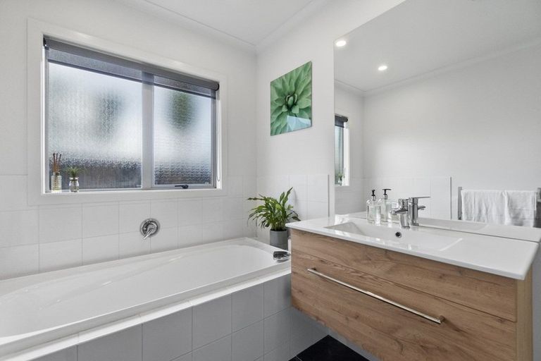 Photo of property in 3 Maccallum Court, Rototuna, Hamilton, 3210