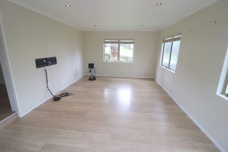 Photo of property in 8 Bushlands Park Drive, Albany, Auckland, 0632