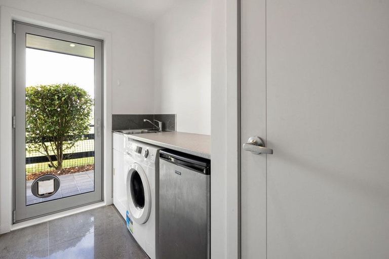 Photo of property in 34 Madison Street, Cambridge, 3434