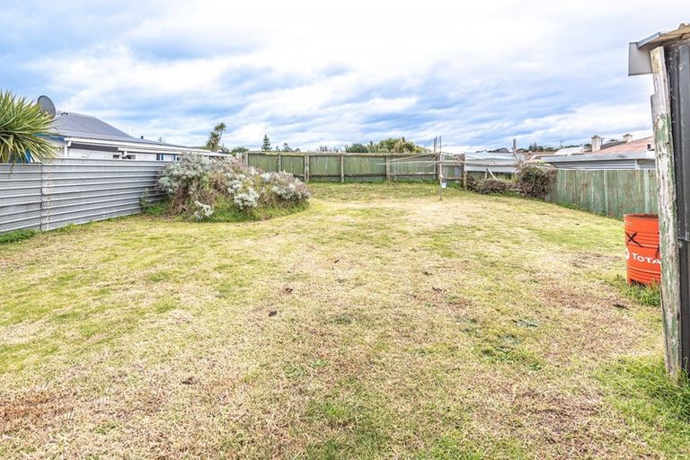 Photo of property in 1 Manuka Street, Castlecliff, Whanganui, 4501