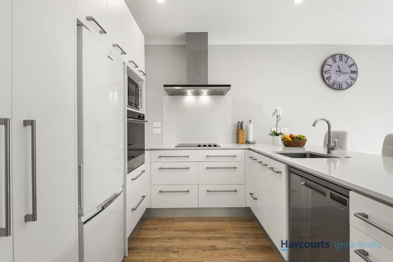 Photo of property in 7 Samuel Cassidy Avenue, Swanson, Auckland, 0614