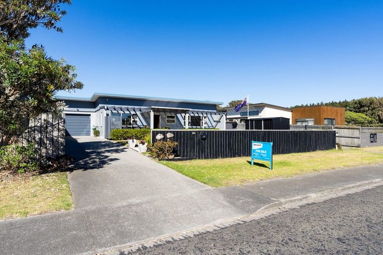 Photo of property in 26 Rua Avenue, Waitarere Beach, Levin, 5510
