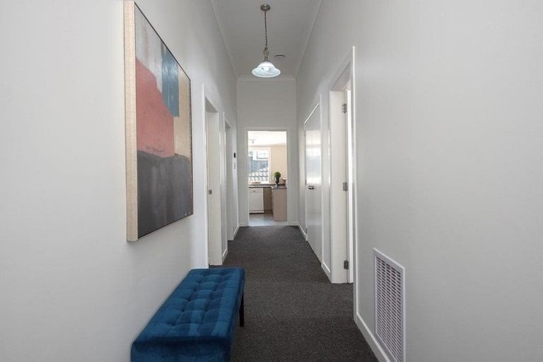 Photo of property in 296 Karori Road, Karori, Wellington, 6012