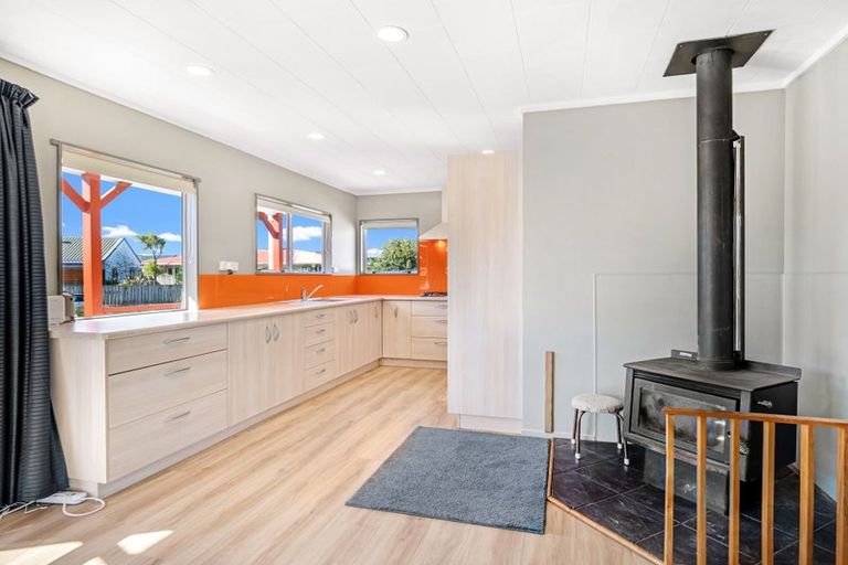 Photo of property in 10 Taonui Street, Waitarere Beach, Levin, 5510