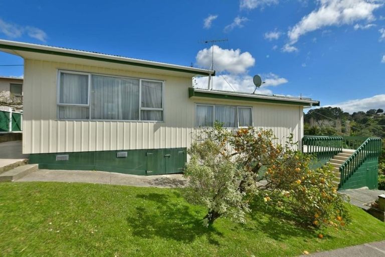 Photo of property in 18 Cedar Terrace, Stanmore Bay, Whangaparaoa, 0932