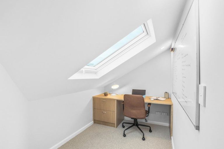 Photo of property in 10 Marine Parade, North New Brighton, Christchurch, 8083